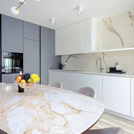 Gorgeous In *